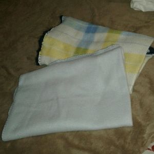 Baby blankets lot of 2